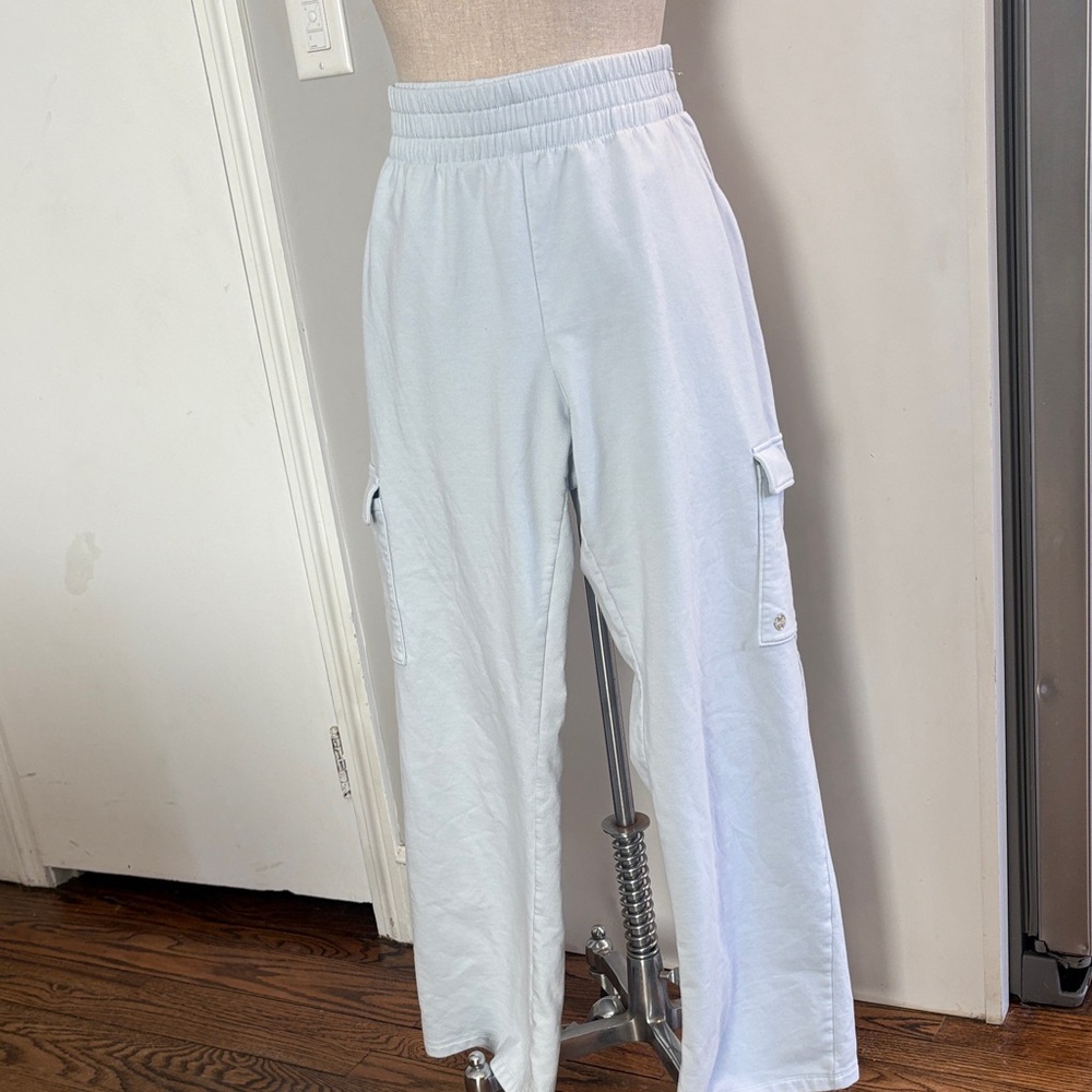 Lilly Pulitzer high rise cargo sweatpants baby blue  size large